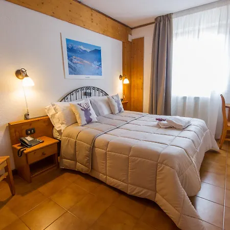 Iris Hotel 3*