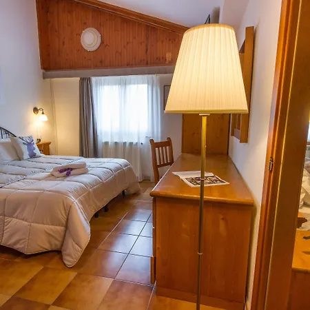 Iris Hotel 3*
